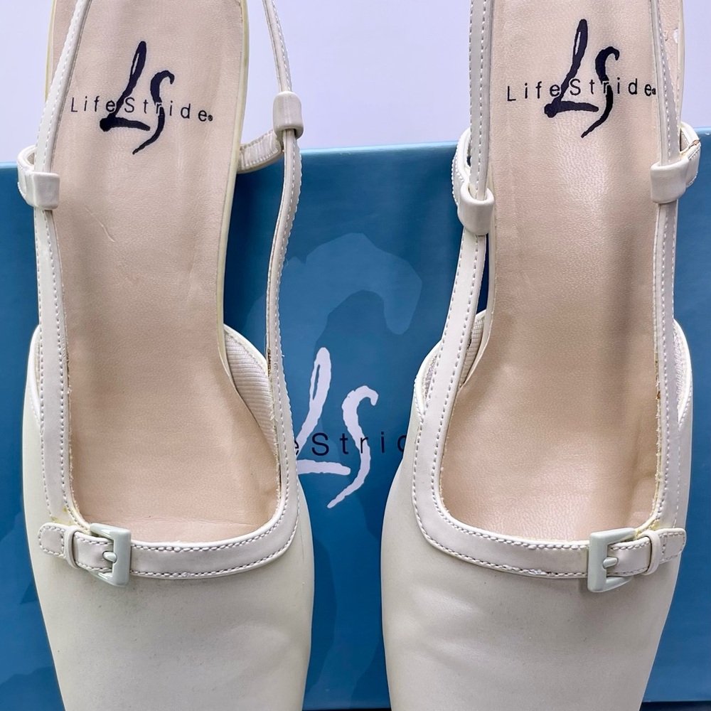 Life Stride Cream Slingback Heels (NARROW) Size 7.5 Modern Vintage New In Box